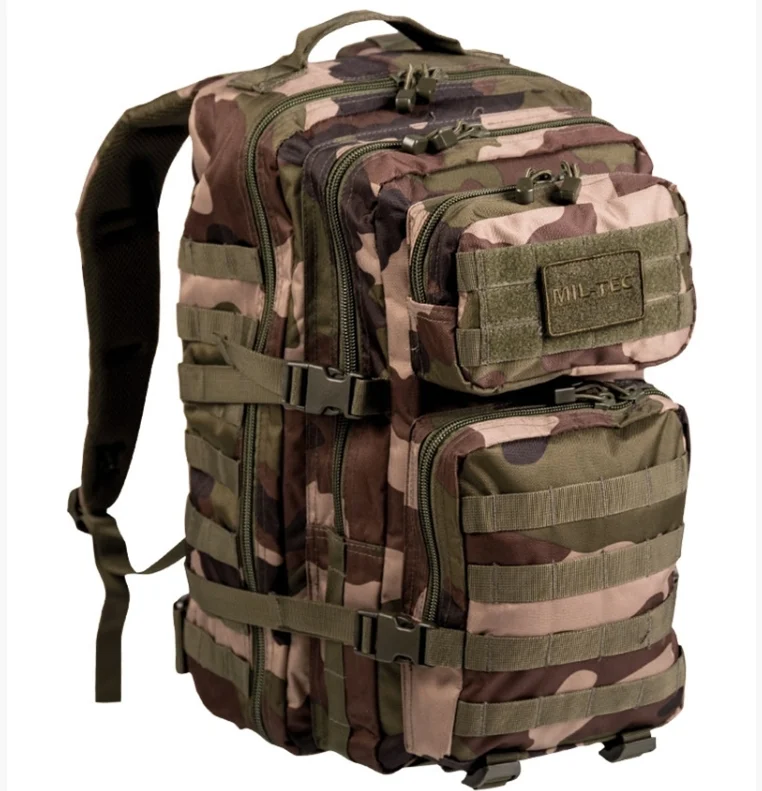 Sac à dos tactique camouflage 36L avec plusieurs poches zippées, sangles MOLLE et poignée supérieure.