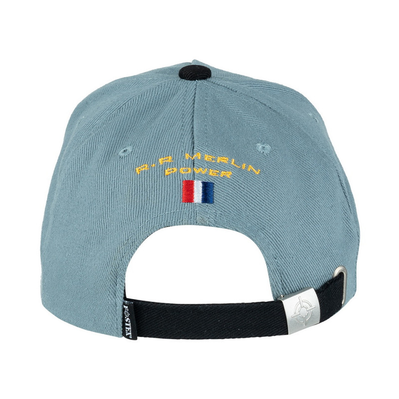 Casquette RAF Supermarine Spitfire: toile bleu clair avec broderie jaune « RAF MERLIN POWER » et petit drapeau tricolore, ajustement noir à l’arrière.